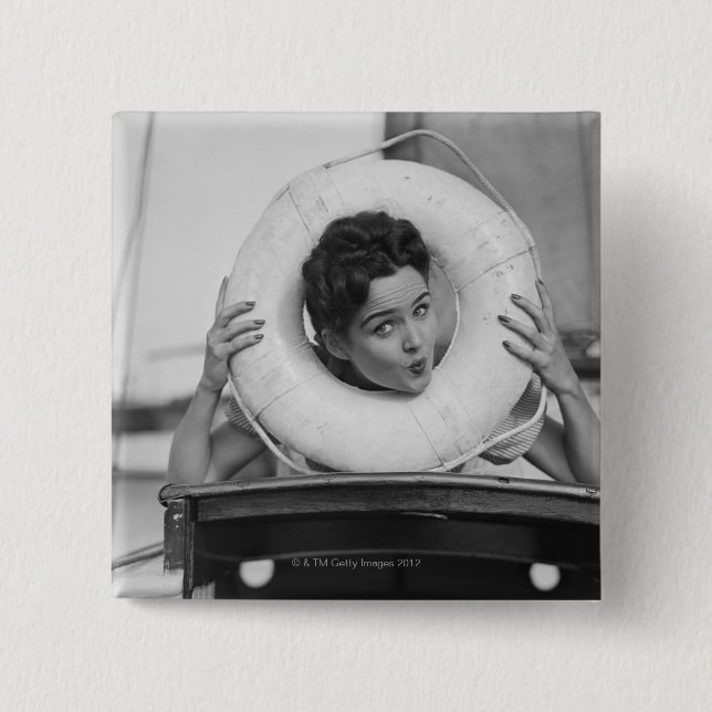 Frau, die 3 aufwirft button (Vorderseite)