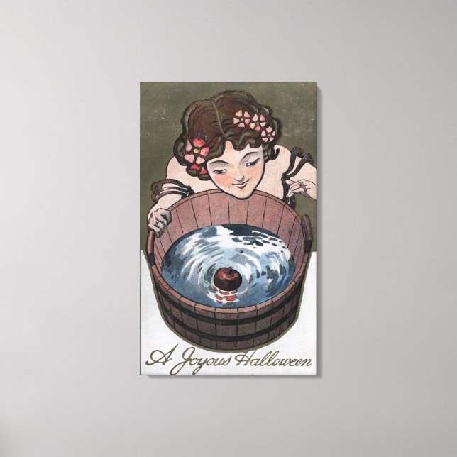 Frau, die nach Holzfass schaut Leinwanddruck (Vorderseite)