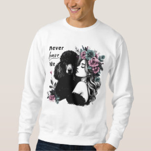 Frau, die Poodle mit Blume umarmt Sweatshirt