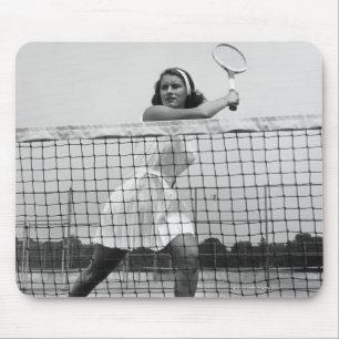 Frau, die Tennis spielt Mousepad
