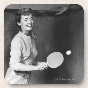 Frau, die Tischtennis spielt Getränkeuntersetzer