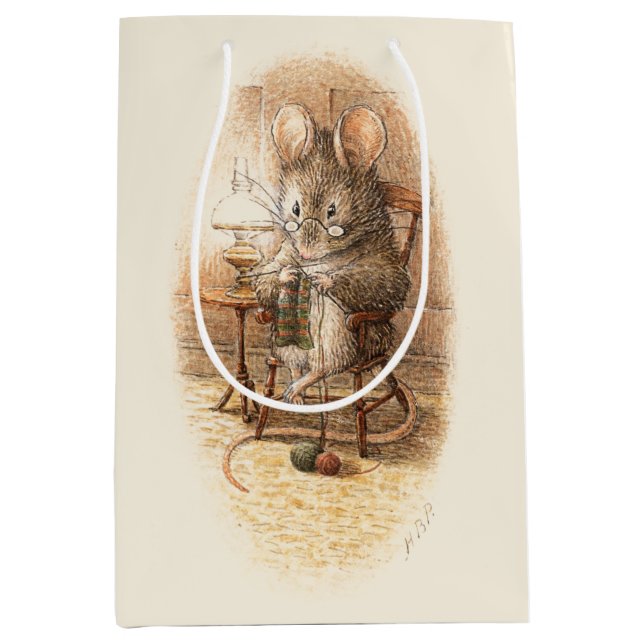 Frau Dormouse Knitting Mittlere Geschenktüte (Vorderseite)