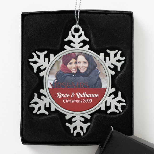Frau & Frau Lesbian Ehe Red Damask Foto Schneeflocken Zinn-Ornament (Box)