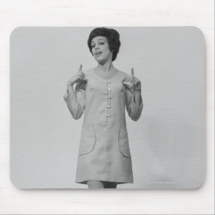 Frau gestikulierend mousepad