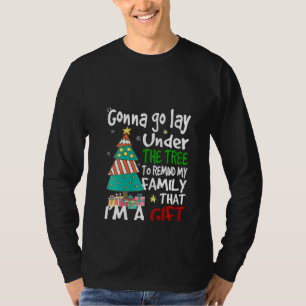 Frau Gonna liegt unter dem Baum, um mein fa zu eri T-Shirt