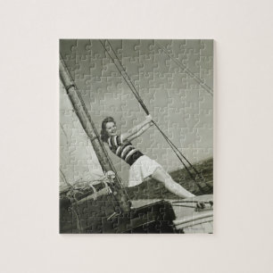 Frau hält Rigging auf Yacht Puzzle