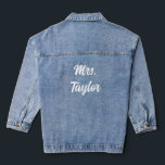 Frau Honeymoon Engagement Partei gibt Bride zu sei Jeansjacke<br><div class="desc">Frau Honeymoon Engagement Partei gibt Bride zu Denim Jacket zu sein</div>