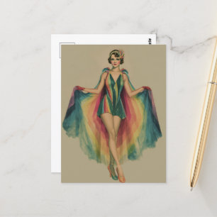 Frau im Flapper-Stil mit Regenbogenumhang und -kle Postkarte