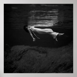 Frau im Wasser Poster