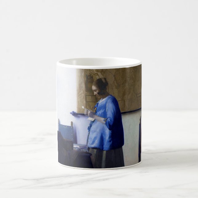 Frau in Blau, Johannes Vermeer Kaffeetasse (Mittel)