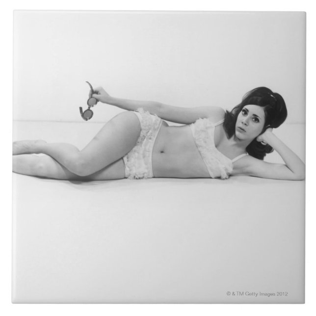 Frau in der Badebekleidung Fliese (Vorderseite)