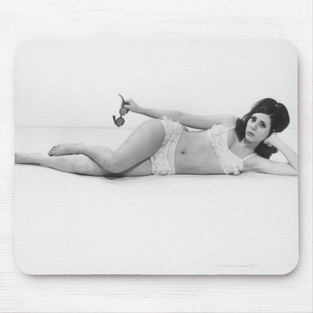 Frau in der Badebekleidung Mousepad (Vorne)