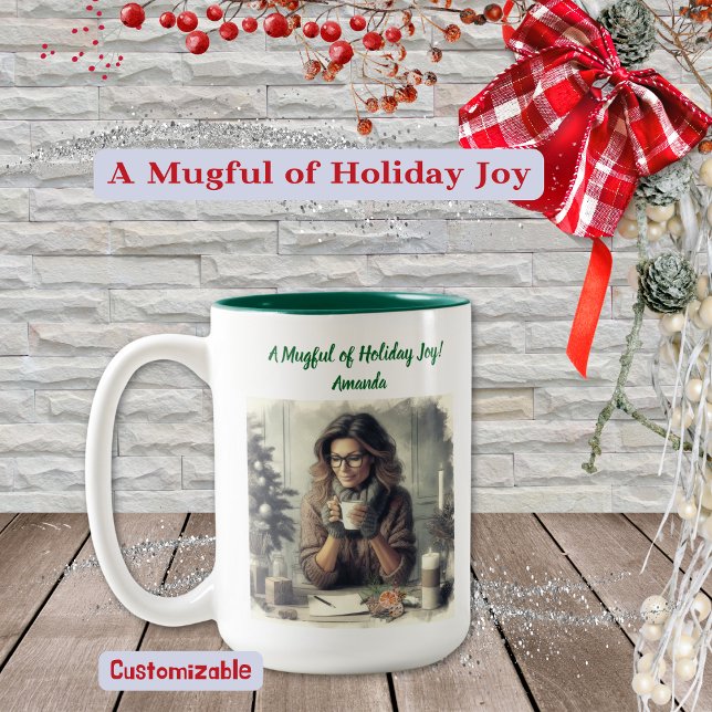 Frau in der Erde Tones, die den Urlaub antizipiert Zweifarbige Tasse (Von Creator hochgeladen)