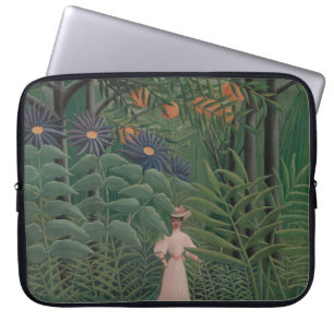 Frau in einem exotischen Wald gehend, Henri Rousse Laptopschutzhülle