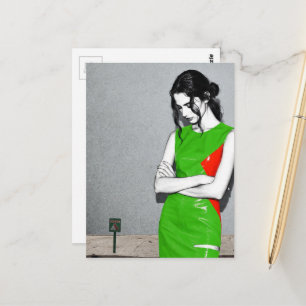 Frau in einem grünen Kleid Postkarte