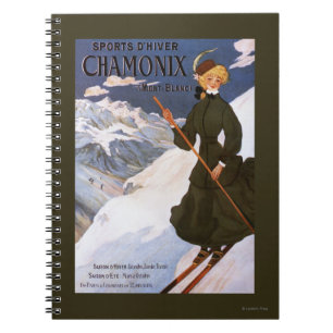 Frau in einem grünen Skiplakat Notizblock