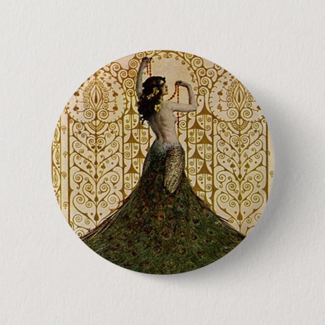Frau in einem Pfauenrock Button (Vorderseite)