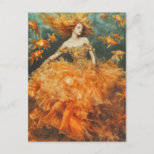 Frau in einer GoldFish Dress Fashion Fantasy Fanta Postkarte
