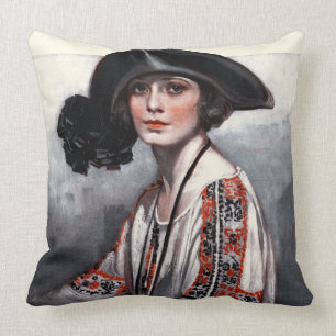 Frau in gestickter Bluse Kissen