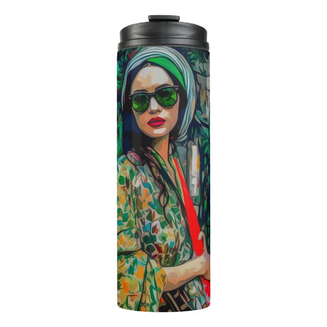 Frau in grüner Sonnenbrille Thermosbecher (Vorderseite)