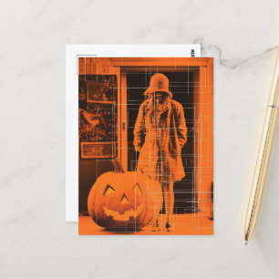 Frau in Orange Halloween Postkarte