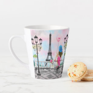 Frau in Paris Eiffelturm Latte Tasse