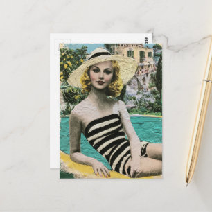 Frau in schwarzem und weißem Badeanzug Postkarte