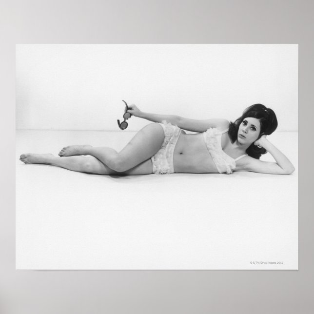 Frau in Swimwear Poster (Vorne)