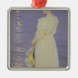 Frau in Weiß auf einem Strand, 1893 Ornament Aus Metall