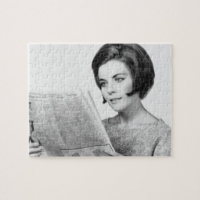 Frau lesenNewpaper Puzzle (Horizontal)