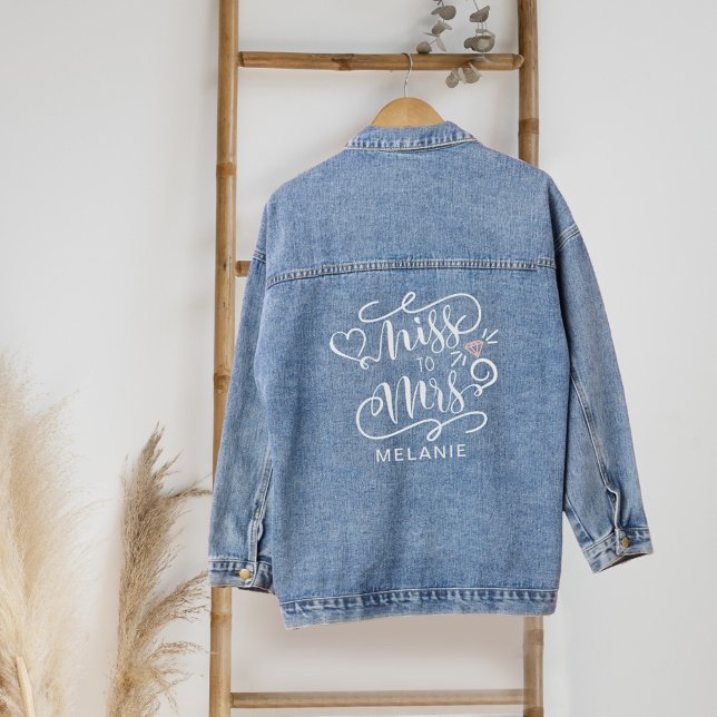 Frau Miss. | Heiratsherz & Ring Individuelle Name Jeansjacke (Miss To Mrs | Marriage Heart & Ring Custom Name Denim Jacket)