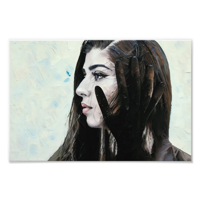 Frau mit einem geheimnisvollen Schwarzen Hand Over Fotodruck (Vorne)