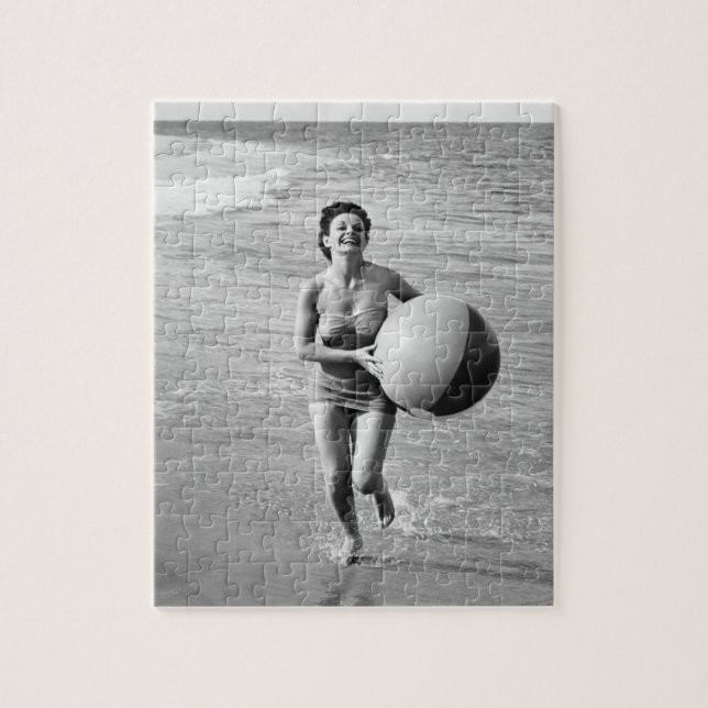 Frau mit einem Wasserball Puzzle (Vertikal)