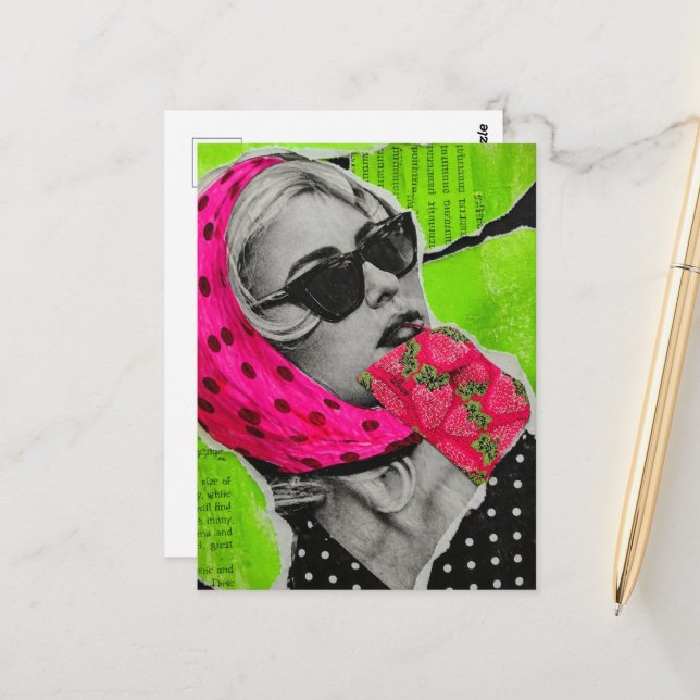 Frau mit Erdbeertasche Surrealer Collage Postkarte (Vorderseite/Rückseite Beispiel)