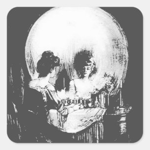 Frau mit Halloween-Reflektion im Spiegel Quadratischer Aufkleber