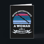 Frau mit Klarinette Funny Mama Geschenk Karte<br><div class="desc">Unterschätze niemals eine Frau mit Klarinette. Ein lustiges Geschenk für Lieben,  die Bands,  Musik,  Jazz & Instrumentenbände,  Musik und andere Orte besuchen. Schenken Sie es als Weihnachten,  Geburtstag oder Muttertagsgeschenke für Ihre Ehefrau oder Verlobte.</div>