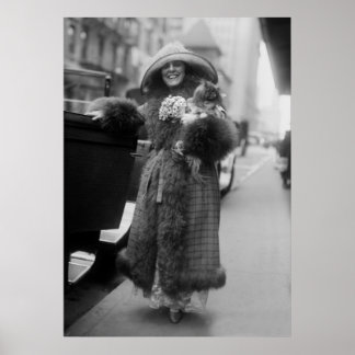 Frau mit Pekingese, Anfang des 19. Jahrhunderts Poster