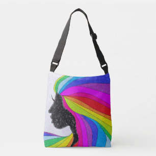 Frau mit Rainbow-Hair-Cross-Body-Bag oder Tasche