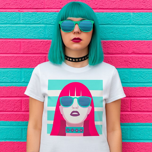 Frau mit Sonnenbrille T-Shirt (Von Creator hochgeladen)
