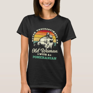 Frau mit Spitz T-Shirt