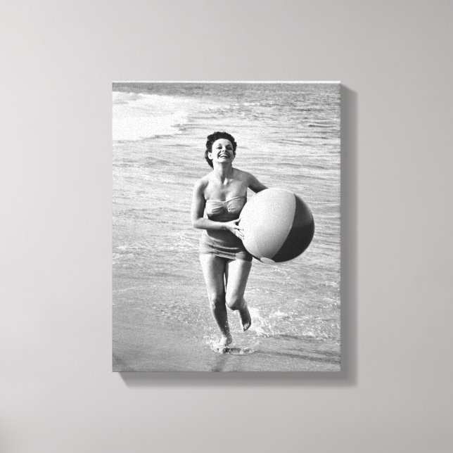 Frau mit Strandball Leinwanddruck (Vorderseite)