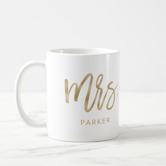 Frau | Modernes Gold-Script und Nachname Kaffeetasse (Links)