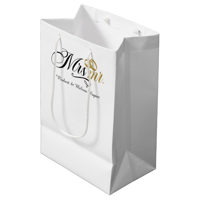 Frau Mr. Customizable Wedding Mittlere Geschenktüte (Vorderseite Schrägansicht)