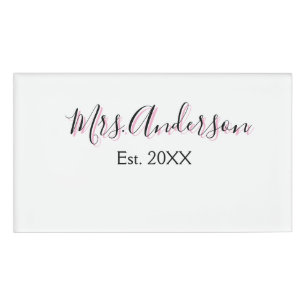 Frau Name Nachname schwarz pink Jahr modern Namenschild