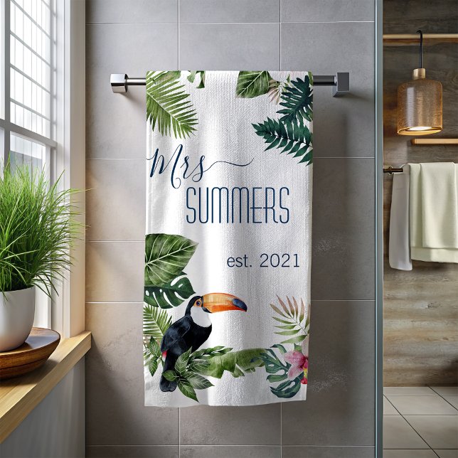 Frau Newlywed Bride Monogram Tropical Blätter Strandtuch (Von Creator hochgeladen)