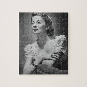 Frau posiert im Studio Puzzle