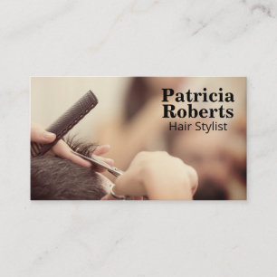 Frau schneidet Haare   Hair Stylist Terminkarte