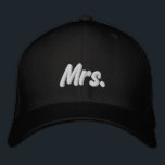 Frau Schwarz-weiß niedlich-modern-chic Bestickte Baseballkappe<br><div class="desc">Chic Mrs. Schwarz-Weiß niedlich moderne bestickte Baseball Cap. Verfügbar in vielen Farben und Optionen</div>