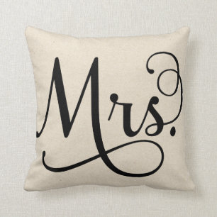 Frau   schwarzes Skript Kissen