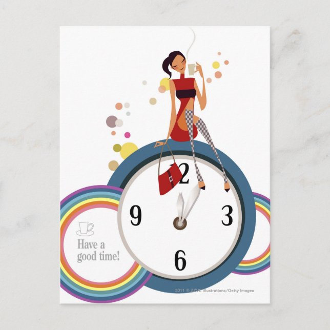 Frau sitzt auf einer Uhr und hält eine Tasse Tee Postkarte (Vorderseite)